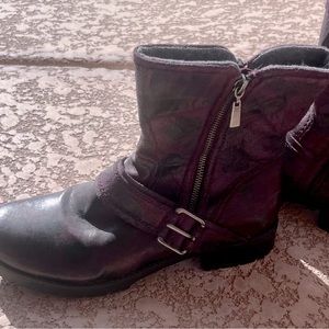cool & comfy burgundy boots ALMOST NEW!!!